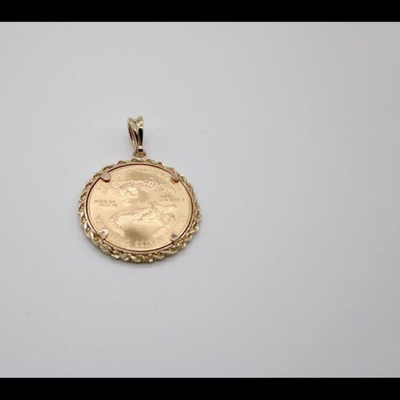 New 22k gold American Eagle 1/2 ounce coin mounted in 14k gold coin bezel - Picture 3 of 16